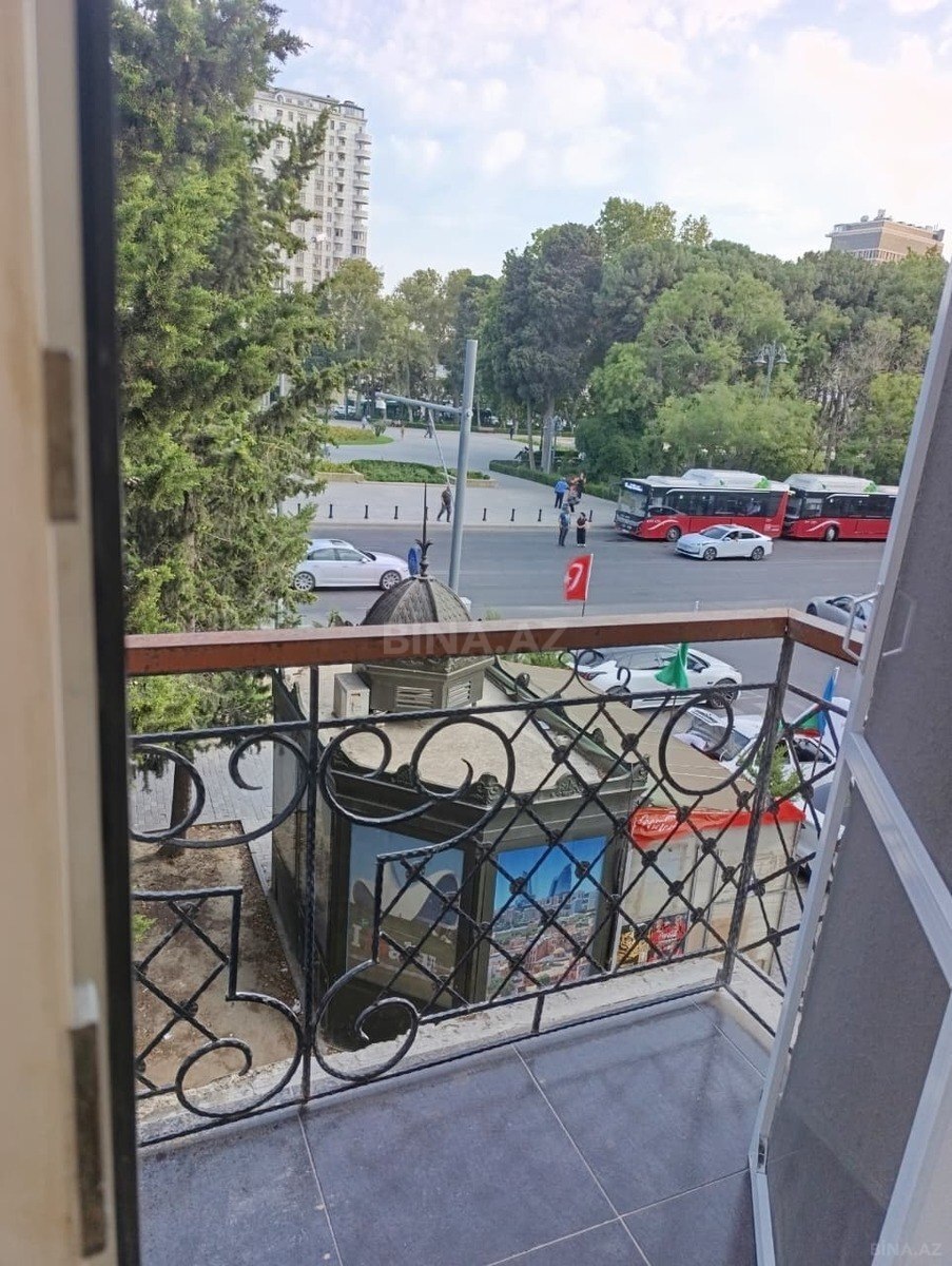 2 otaqlı Köhnə tikili, 28 May m., Bakı