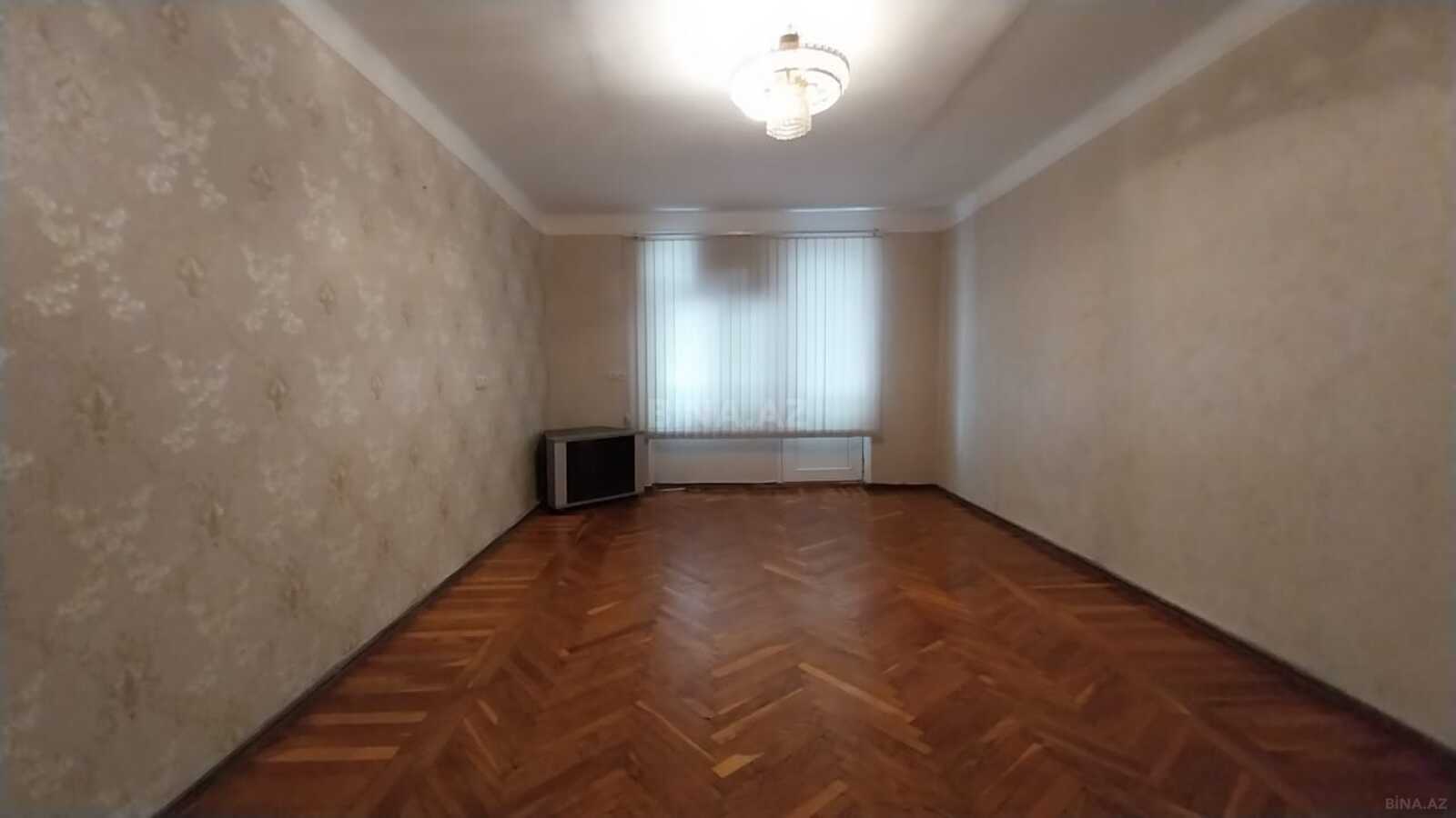 3 otaqlı Köhnə tikili, Elmlər Akademiyası m., Bakı