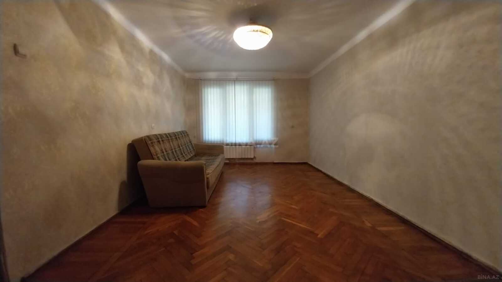 3 otaqlı Köhnə tikili, Elmlər Akademiyası m., Bakı