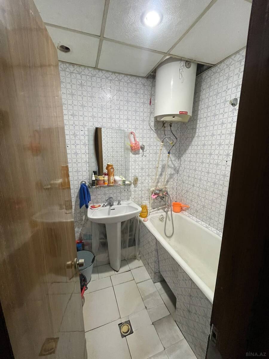 3 otaqlı Köhnə tikili, Xalqlar Dostluğu m., Bakı