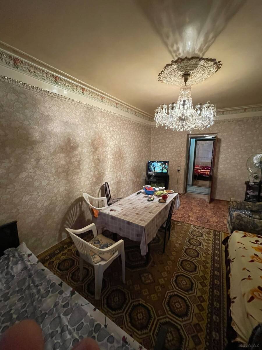 3 otaqlı Köhnə tikili, Xalqlar Dostluğu m., Bakı