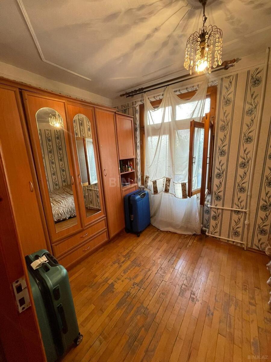 2 otaqlı Köhnə tikili, Nizami m., Bakı