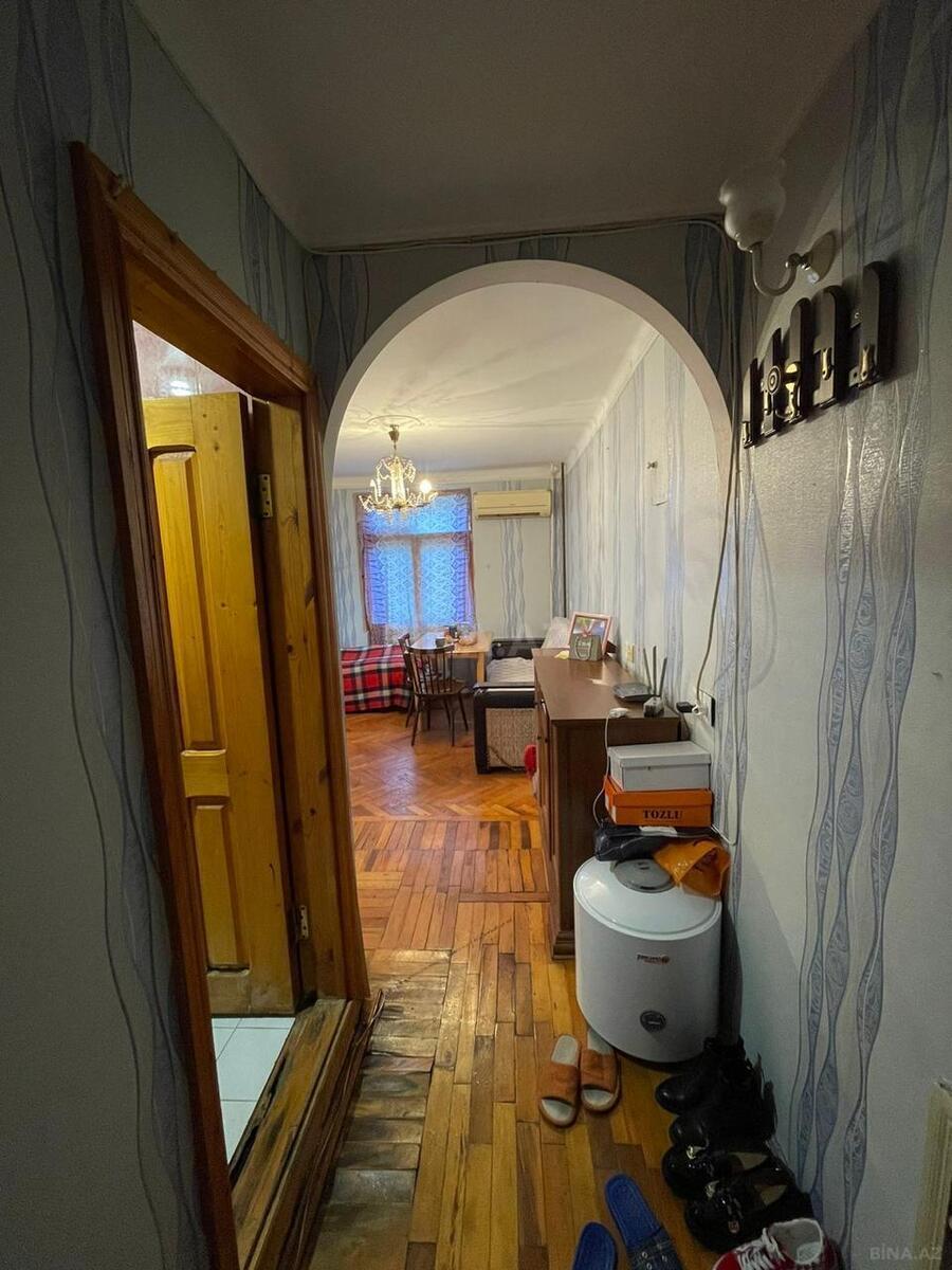 2 otaqlı Köhnə tikili, Nizami m., Bakı