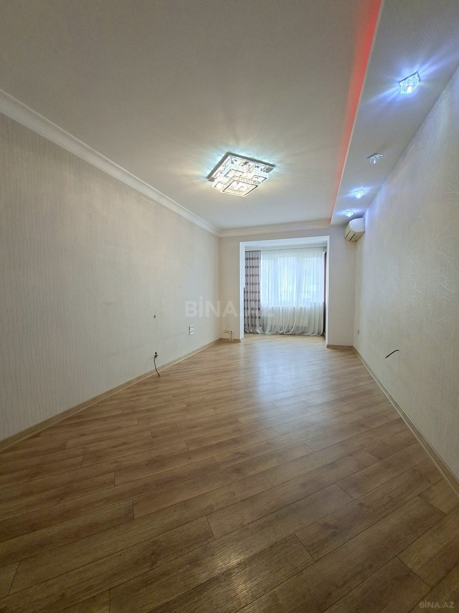 2 otaqlı Köhnə tikili, 8-ci mikrorayon q., Bakı
