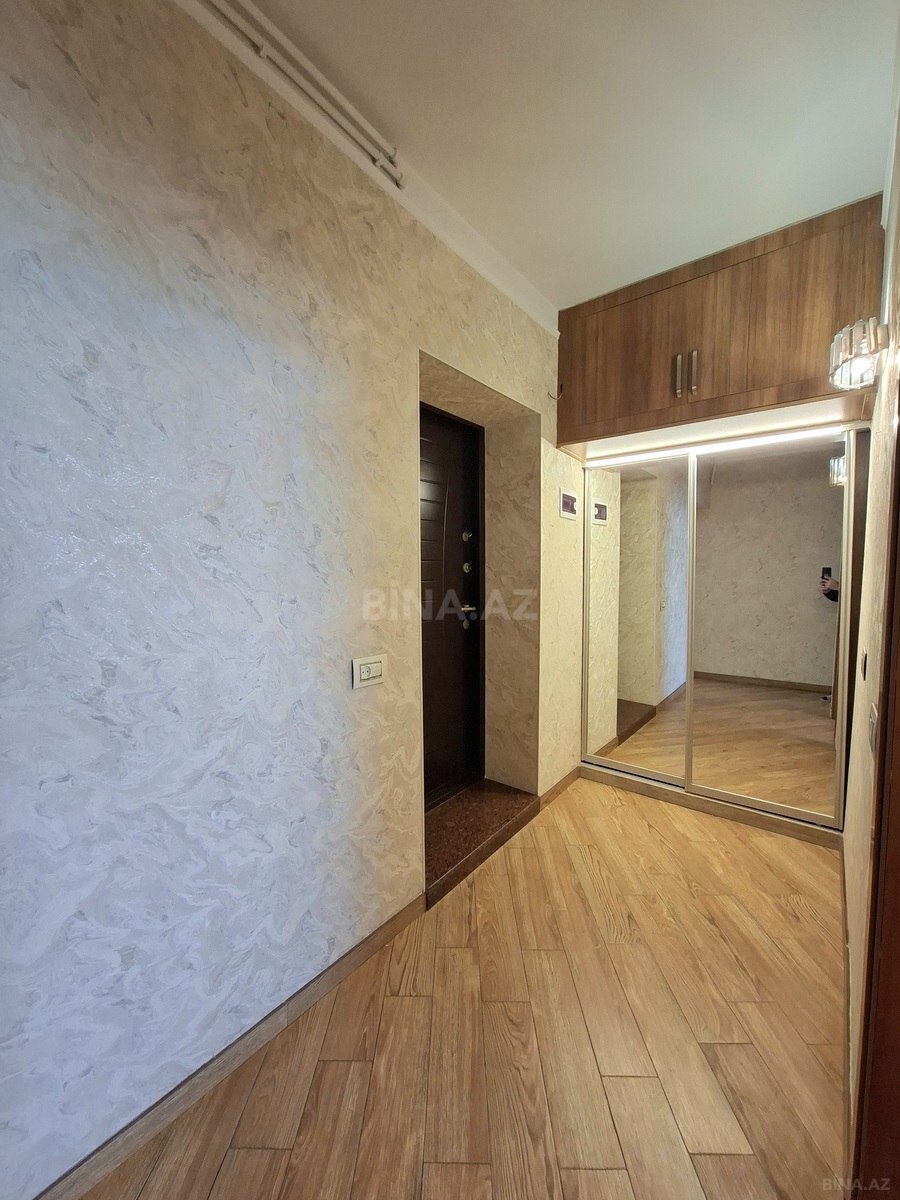 2 otaqlı Köhnə tikili, 8-ci mikrorayon q., Bakı