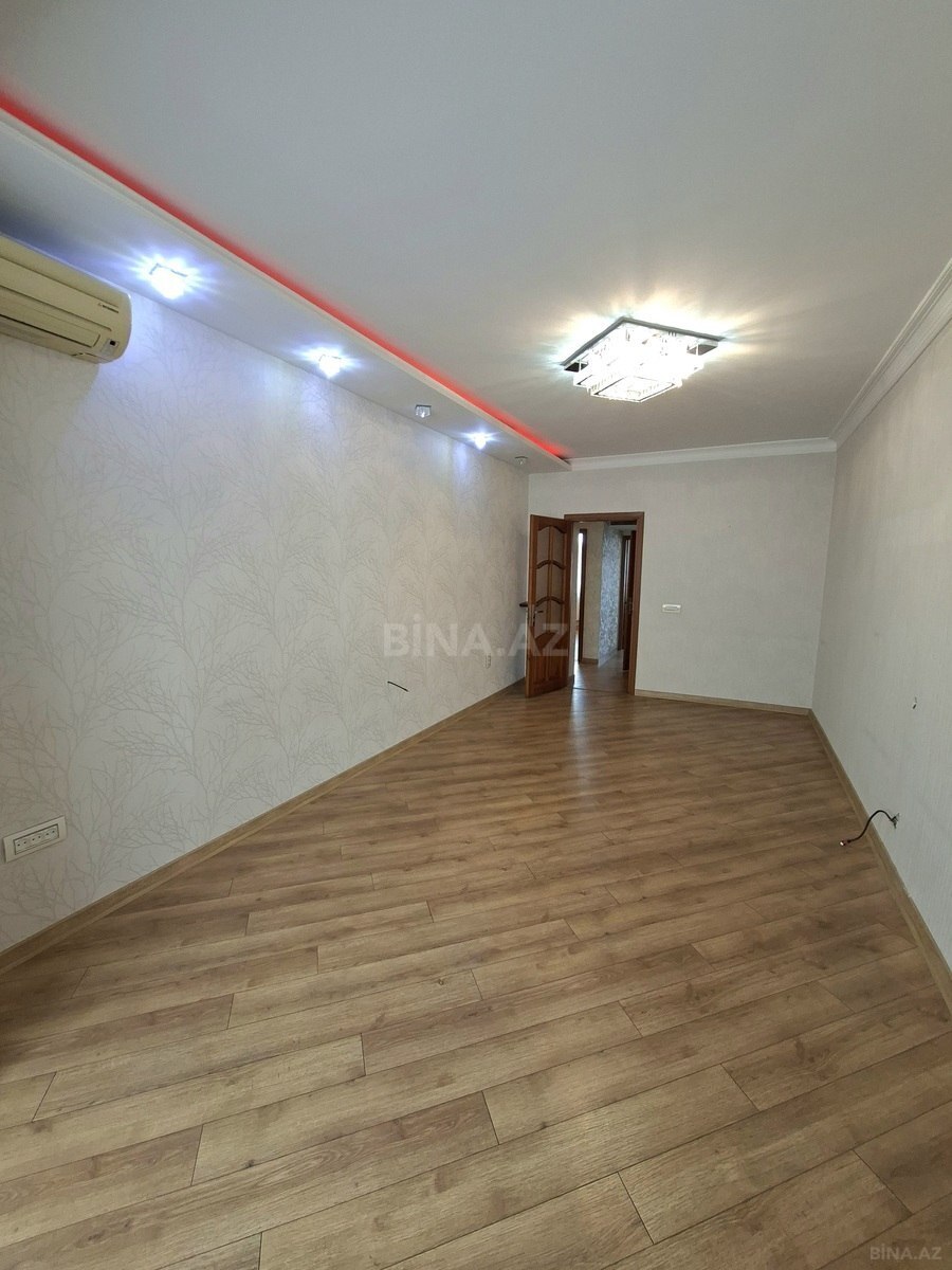 2 otaqlı Köhnə tikili, 8-ci mikrorayon q., Bakı