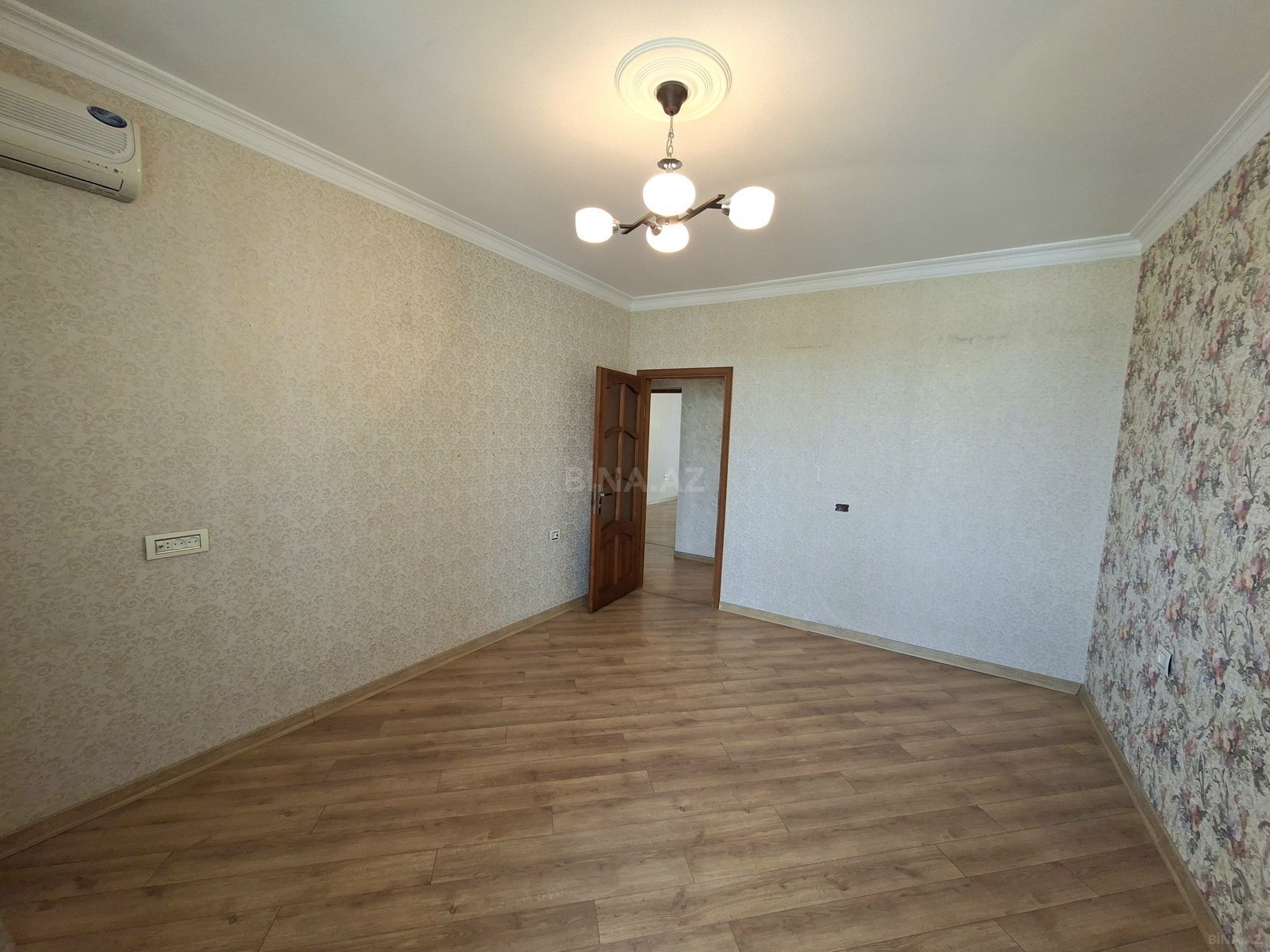 2 otaqlı Köhnə tikili, 8-ci mikrorayon q., Bakı