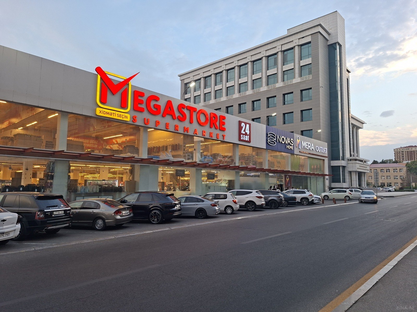 2 otaqlı Köhnə tikili, 8-ci mikrorayon q., Bakı