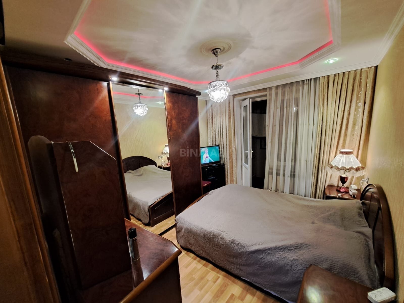 3 otaqlı Köhnə tikili, Həzi Aslanov m., Bakı