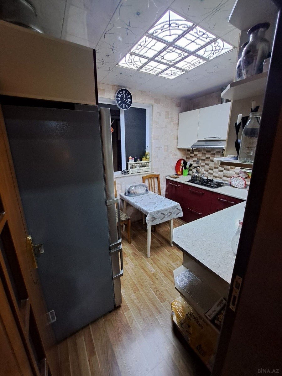 3 otaqlı Köhnə tikili, Həzi Aslanov m., Bakı
