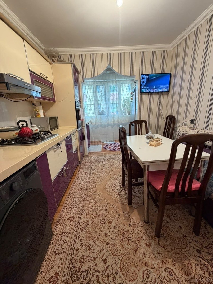 3 otaqlı Köhnə tikili, Əhmədli m., Bakı