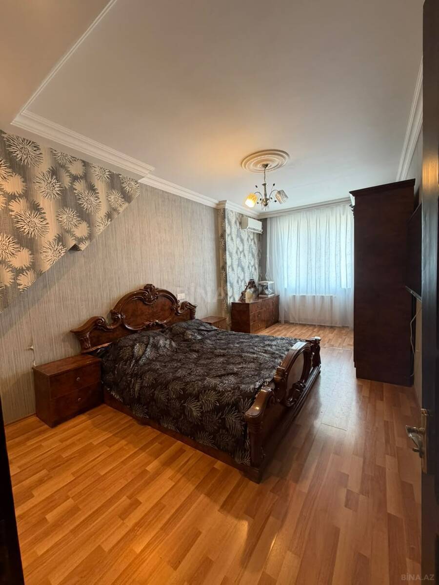 5 otaqlı Köhnə tikili, Xalqlar Dostluğu m., Bakı