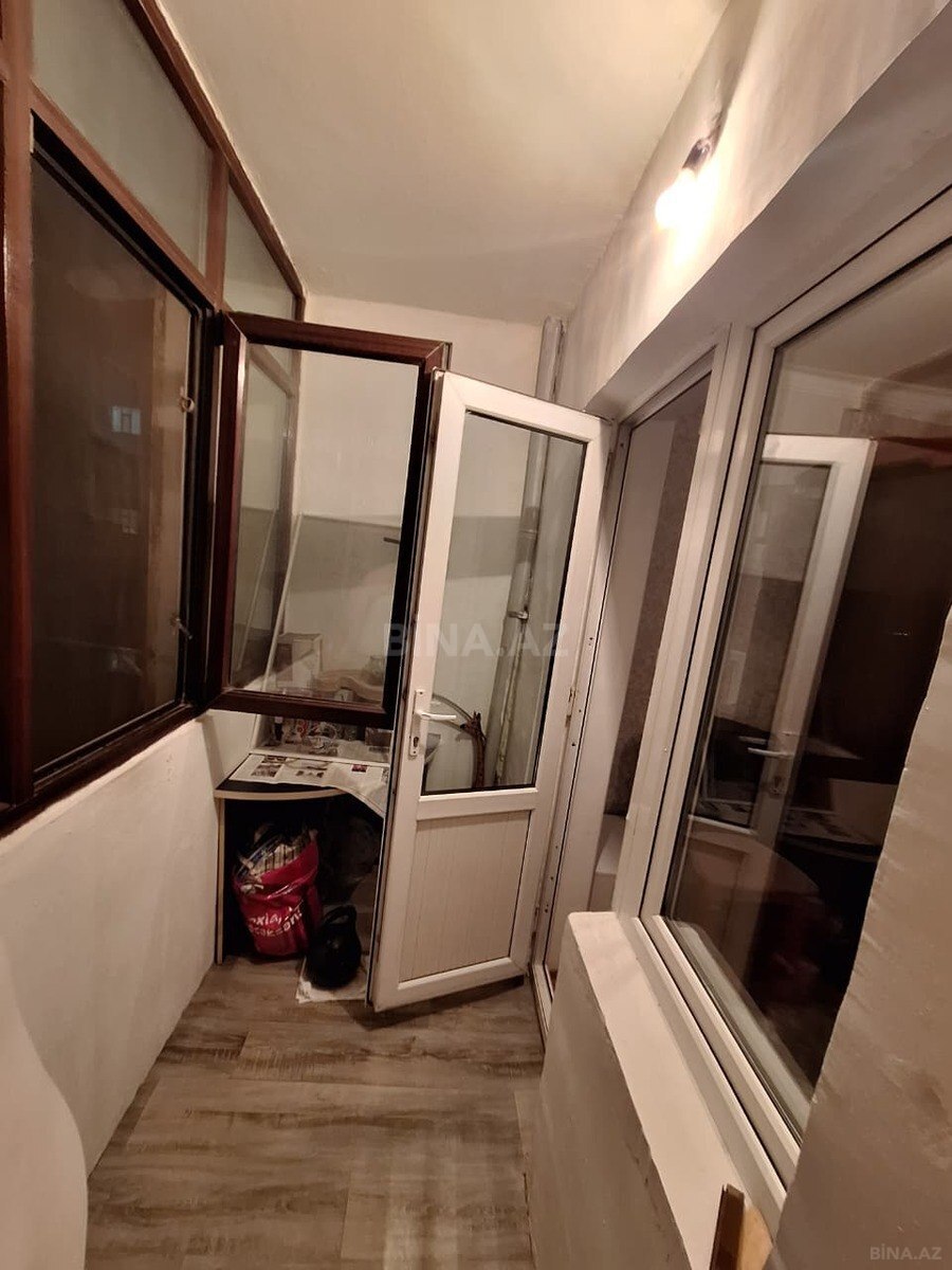 3 otaqlı Köhnə tikili, 8-ci mikrorayon q., Bakı