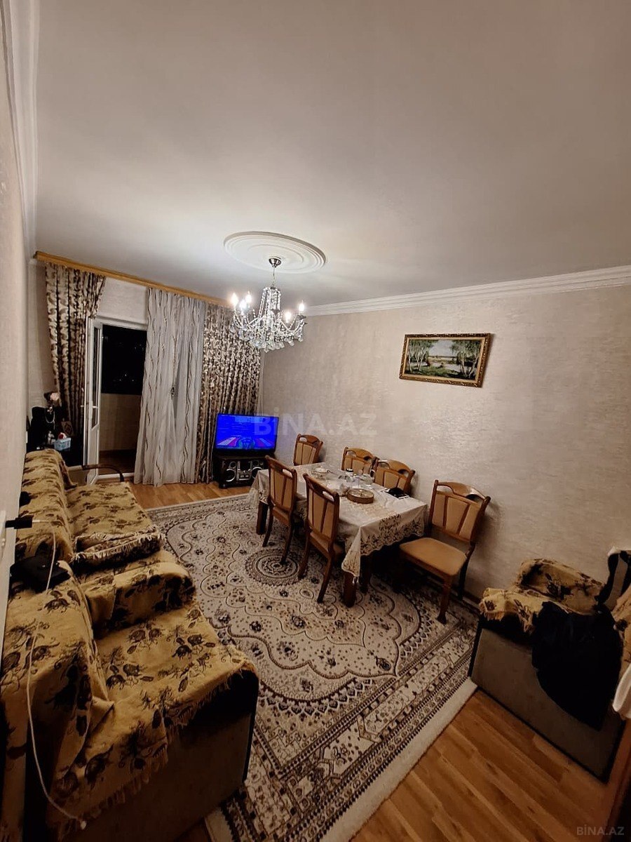 3 otaqlı Köhnə tikili, 8-ci mikrorayon q., Bakı