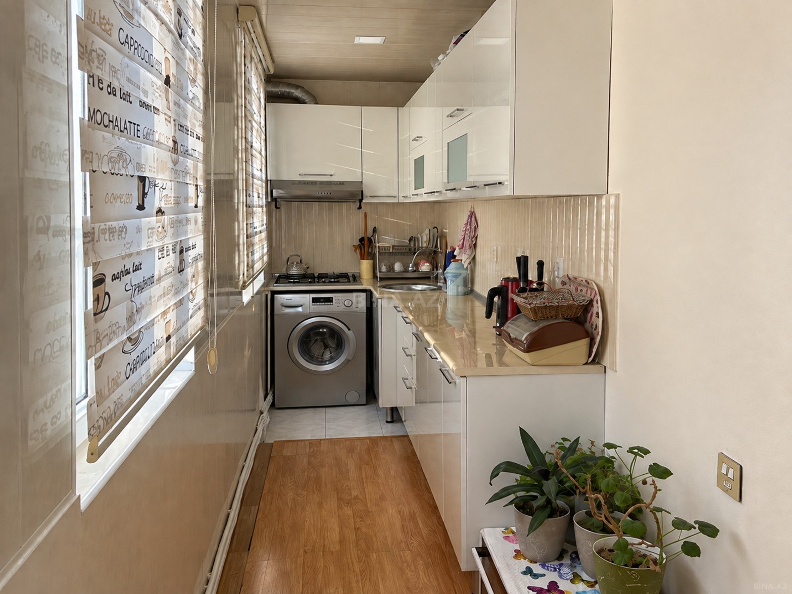 3 otaqlı Köhnə tikili, Bakıxanov q., Bakı