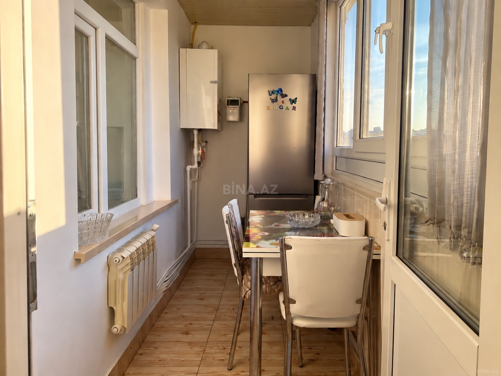 3 otaqlı Köhnə tikili, Bakıxanov q., Bakı