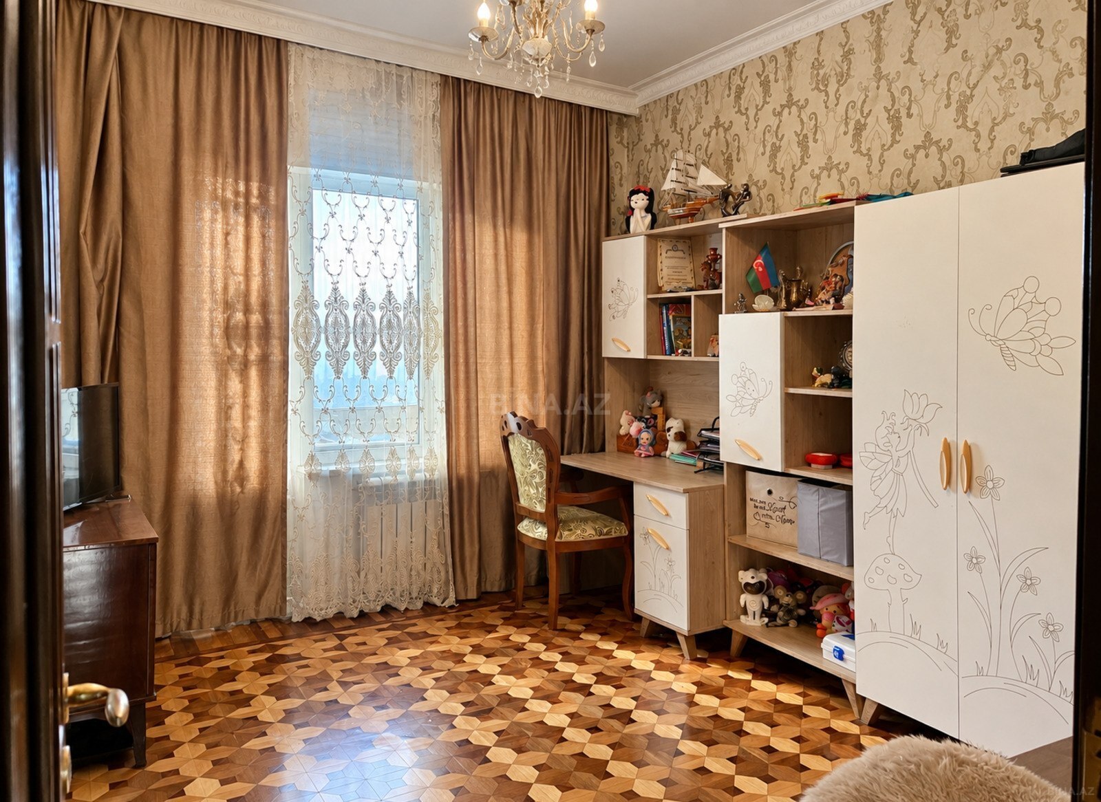 4 otaqlı Köhnə tikili, Həzi Aslanov m., Bakı
