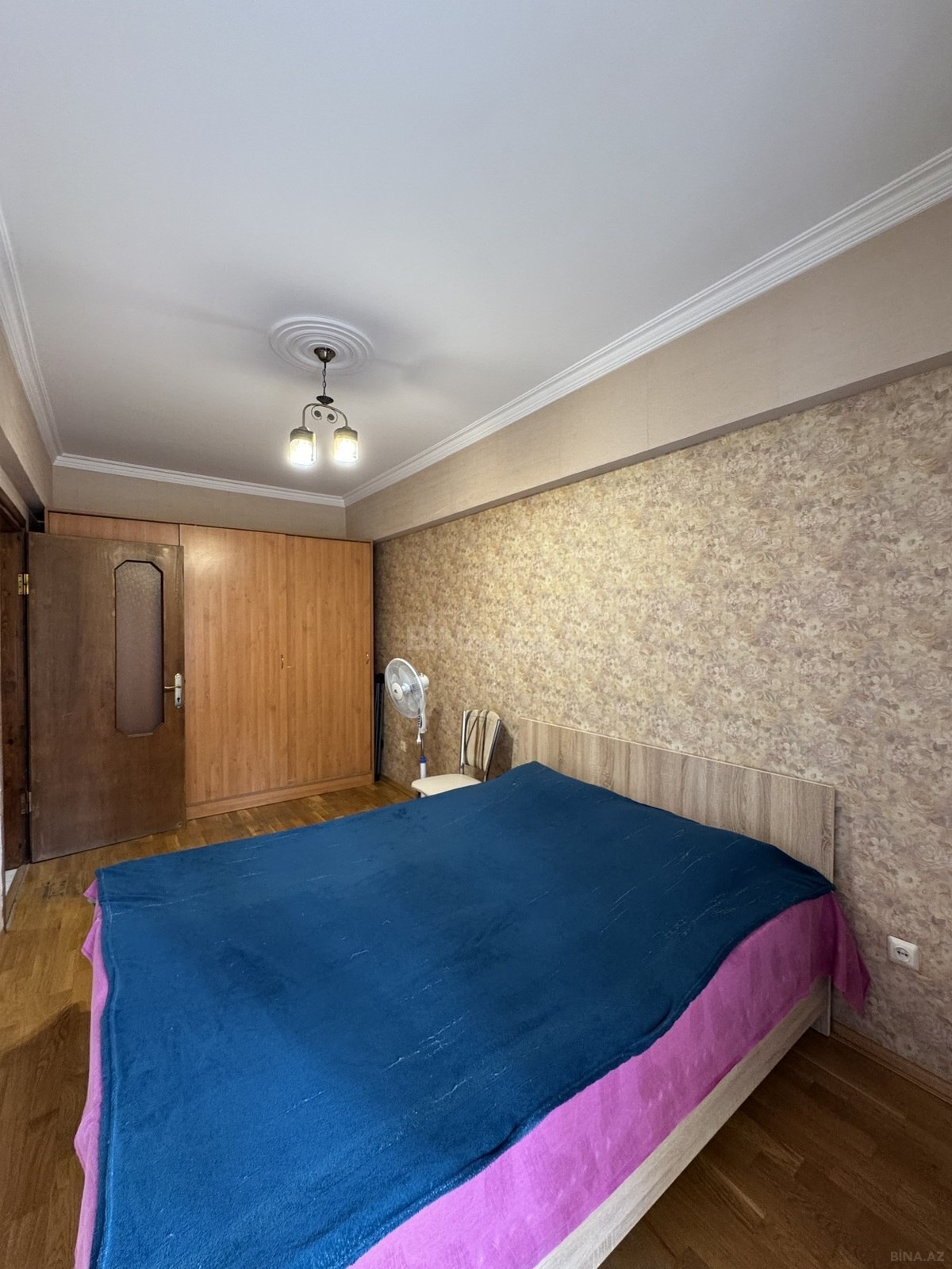 2 otaqlı Köhnə tikili, Elmlər Akademiyası m., Bakı