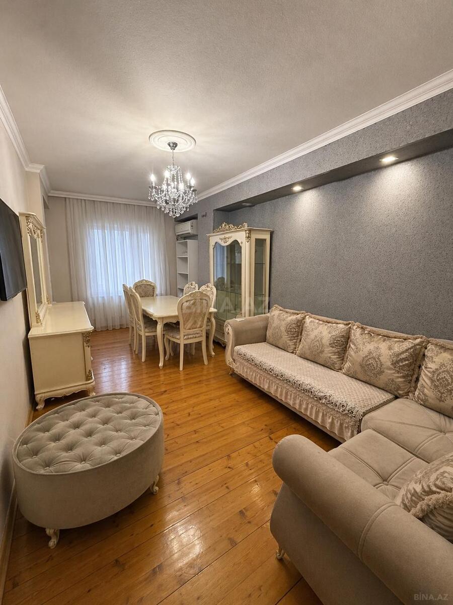 3 otaqlı Yeni tikili, Xırdalan