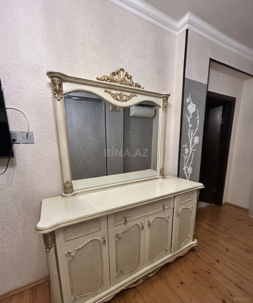 3 otaqlı Yeni tikili, Xırdalan