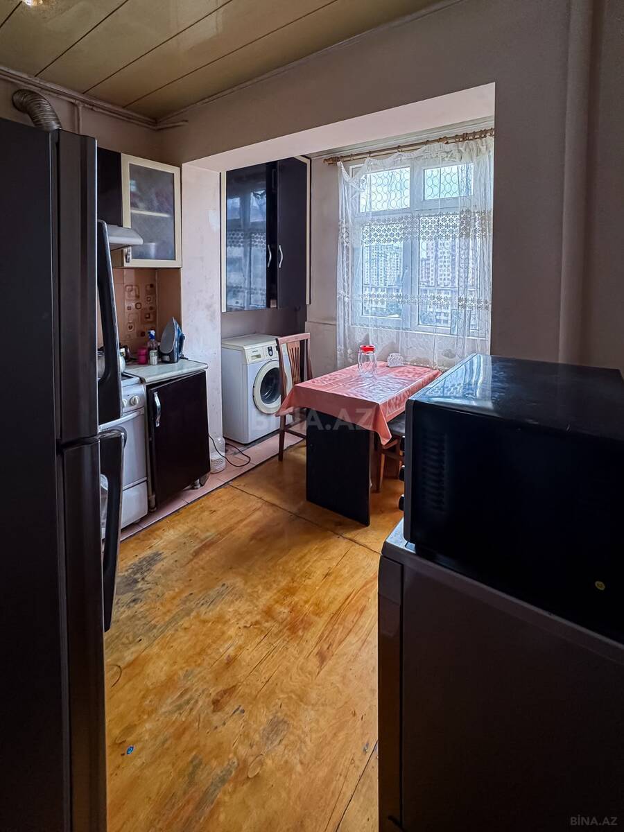 4 otaqlı Köhnə tikili, Həzi Aslanov m., Bakı