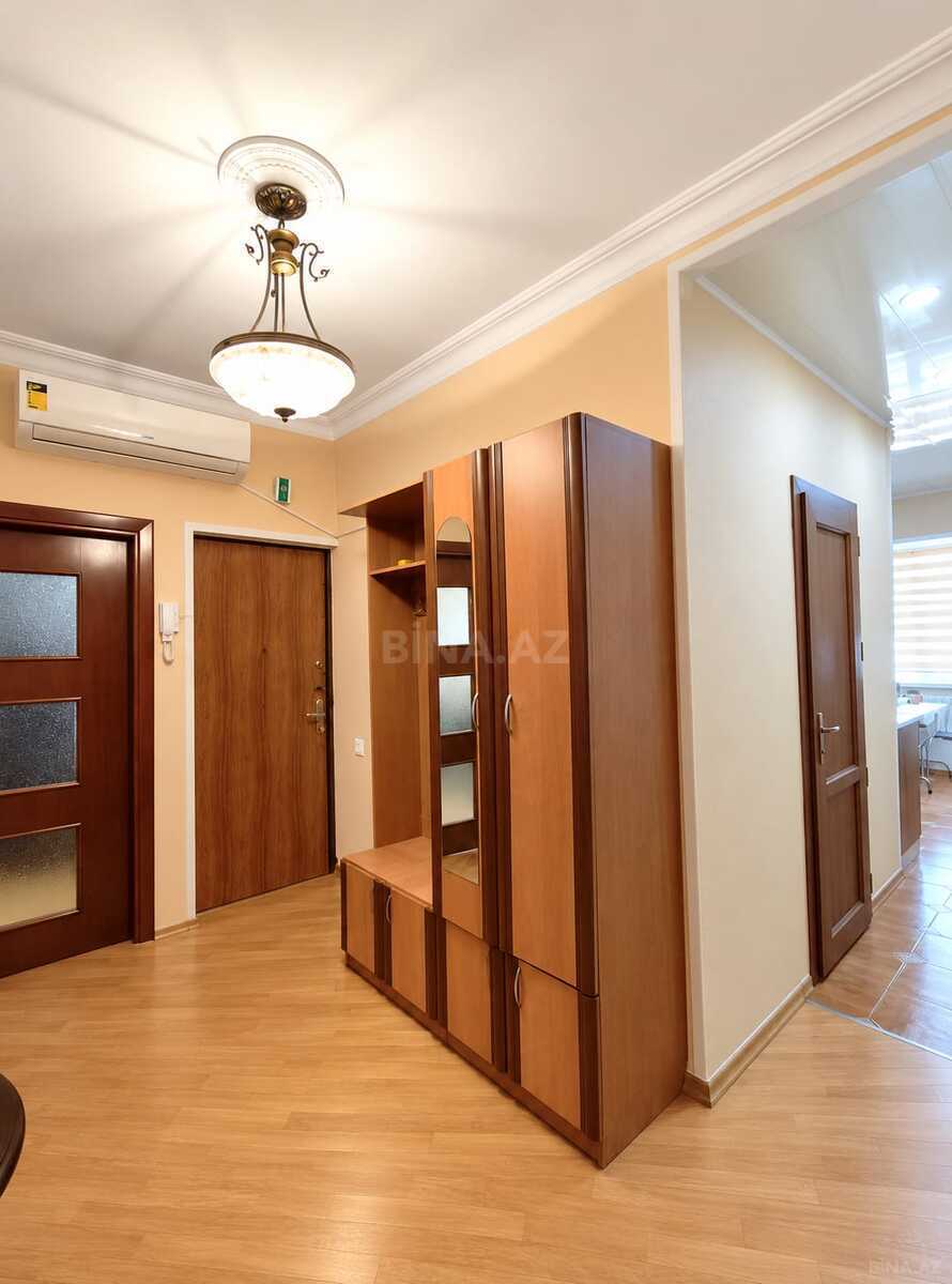 4 otaqlı Köhnə tikili, Əhmədli m., Bakı