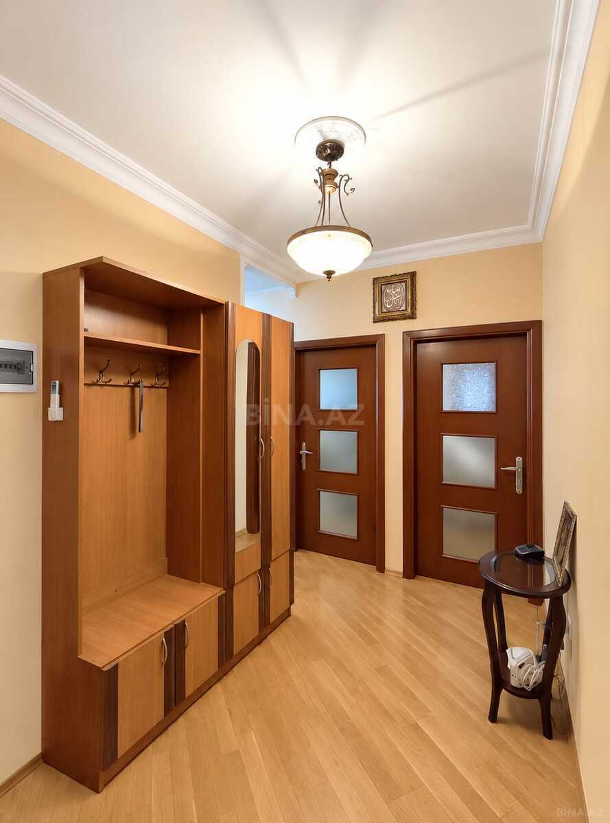 4 otaqlı Köhnə tikili, Əhmədli m., Bakı