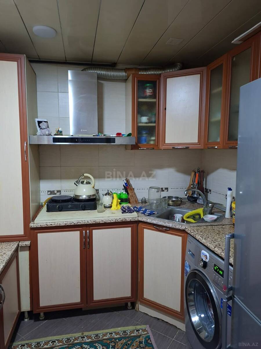 3 otaqlı Köhnə tikili, Elmlər Akademiyası m., Bakı