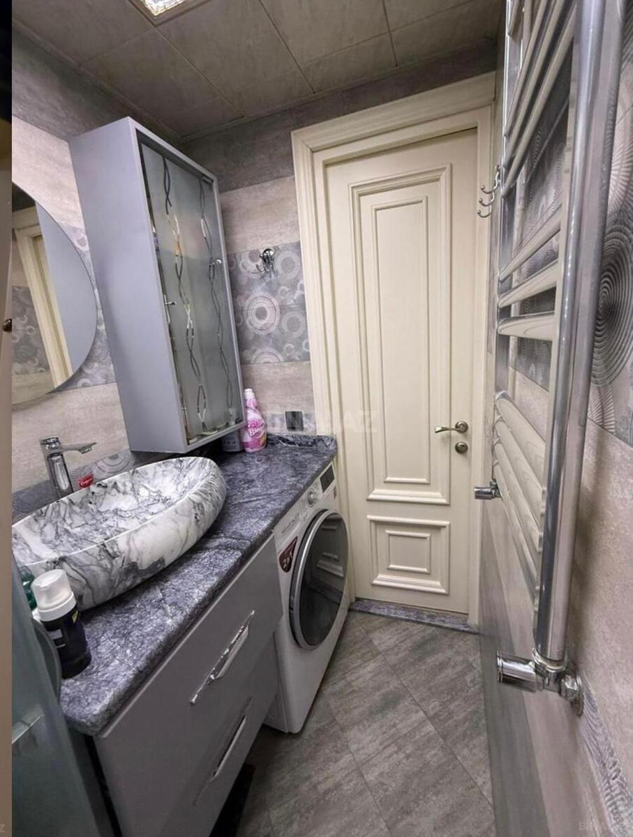 3 otaqlı Köhnə tikili, Gənclik m., Bakı