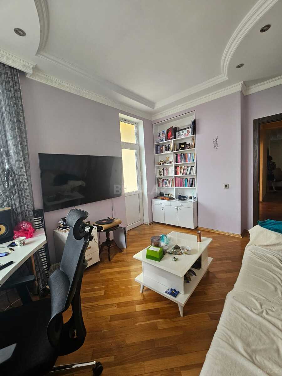 3 otaqlı Yeni tikili, Elmlər Akademiyası m., Bakı