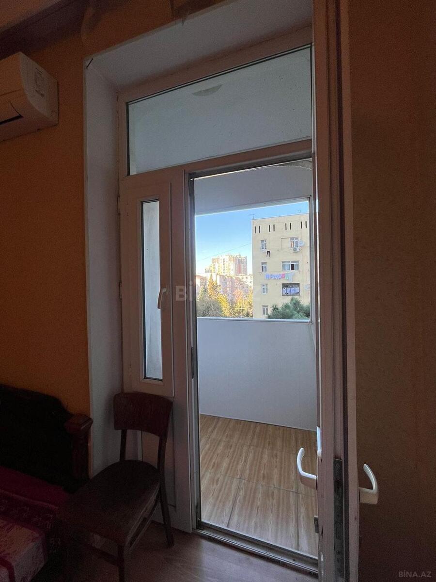 1 otaqlı Köhnə tikili, Qara Qarayev m., Bakı