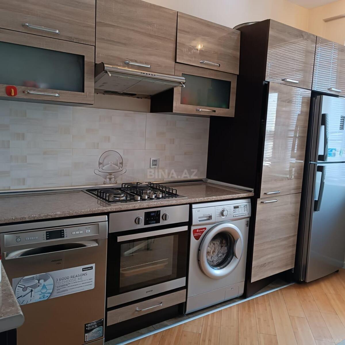 3 otaqlı Yeni tikili, Memar Əcəmi m., Bakı