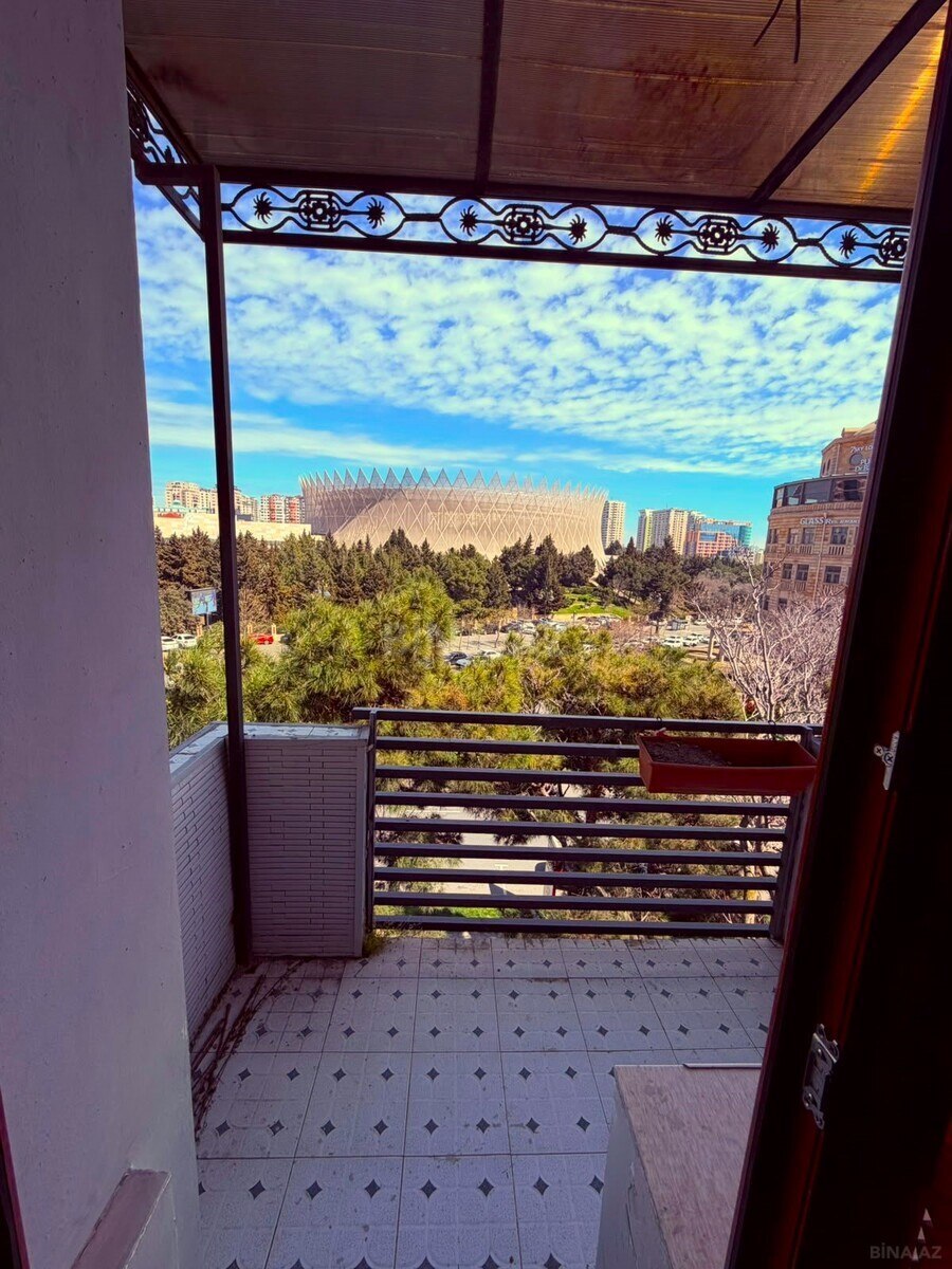 2 otaqlı Köhnə tikili, Nizami m., Bakı