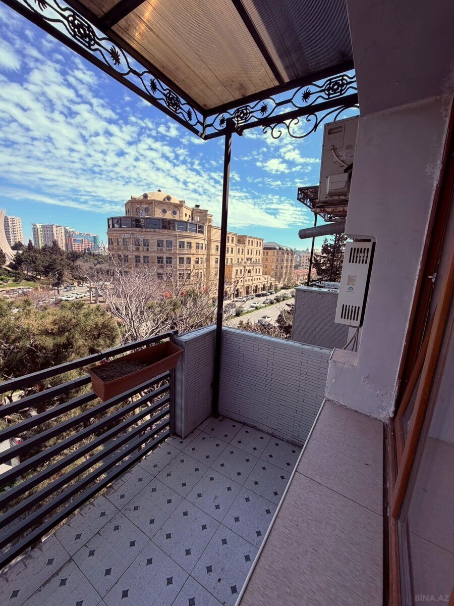 2 otaqlı Köhnə tikili, Nizami m., Bakı