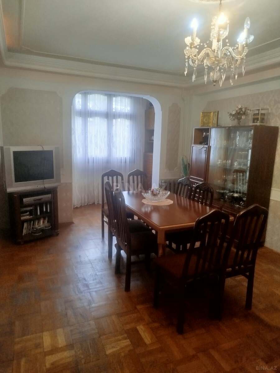 4 otaqlı Köhnə tikili, Həzi Aslanov m., Bakı