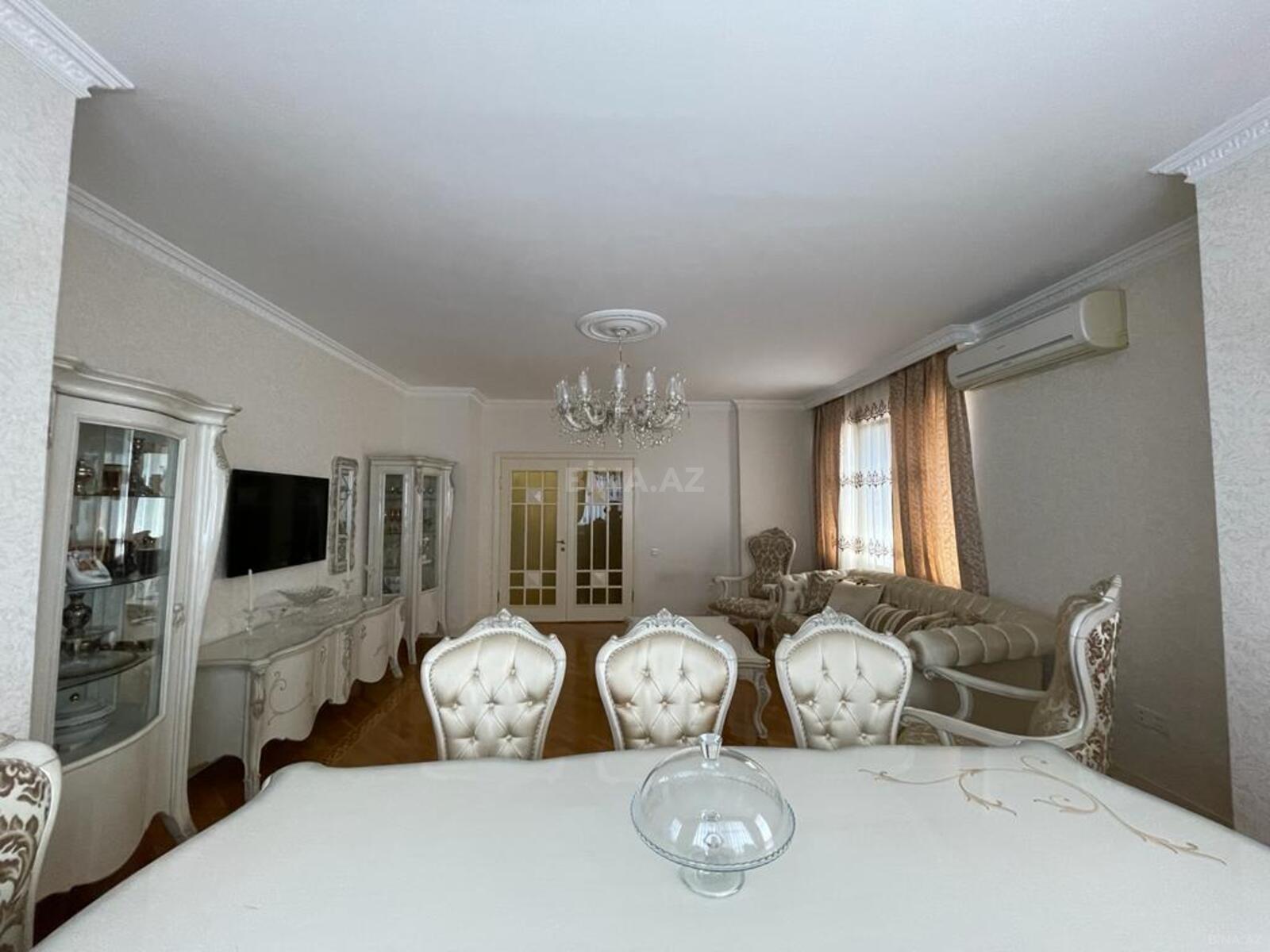3 otaqlı Yeni tikili, Şah İsmayıl Xətai m., Bakı