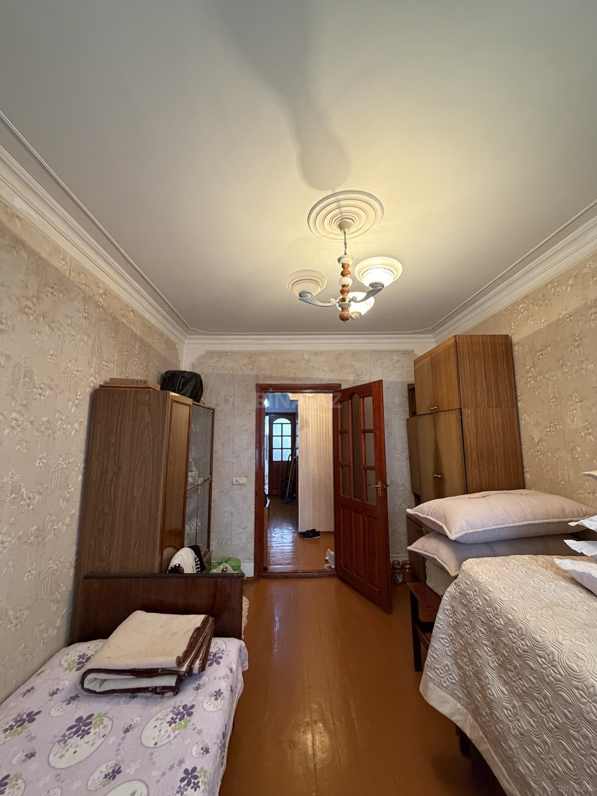 3 otaqlı Köhnə tikili, Bakıxanov q., Bakı