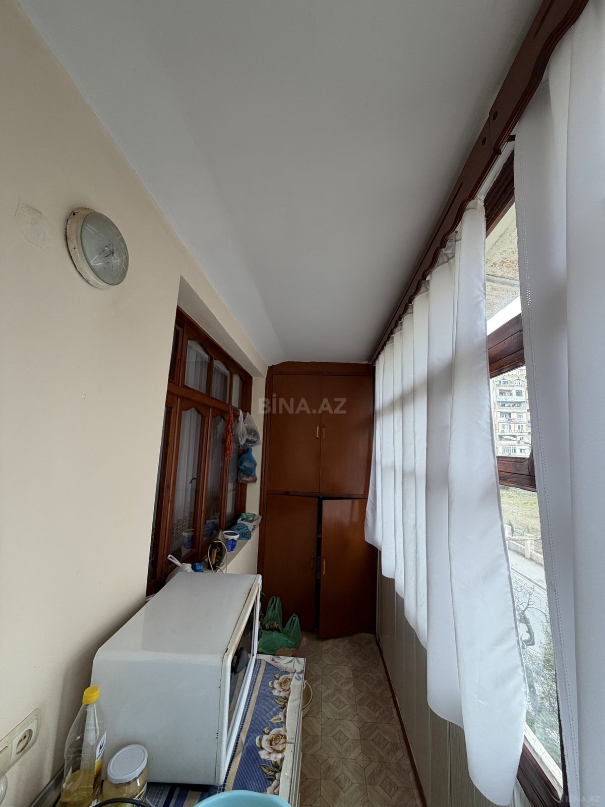 3 otaqlı Köhnə tikili, Bakıxanov q., Bakı