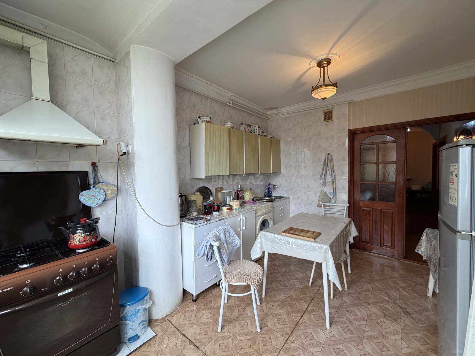 3 otaqlı Köhnə tikili, Bakıxanov q., Bakı