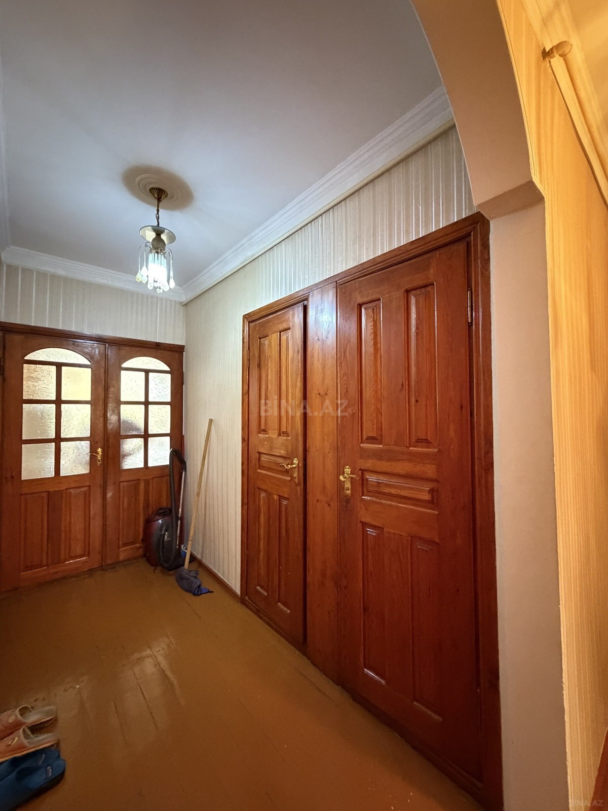 3 otaqlı Köhnə tikili, Bakıxanov q., Bakı