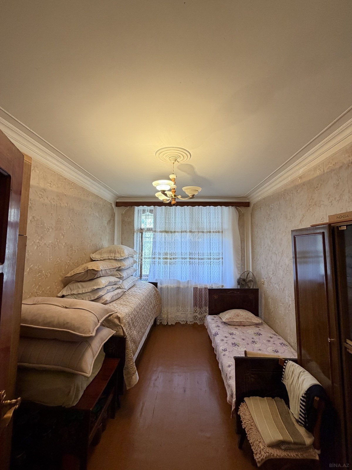 3 otaqlı Köhnə tikili, Bakıxanov q., Bakı