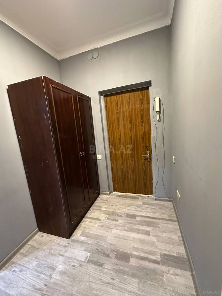 3 otaqlı Köhnə tikili, Elmlər Akademiyası m., Bakı
