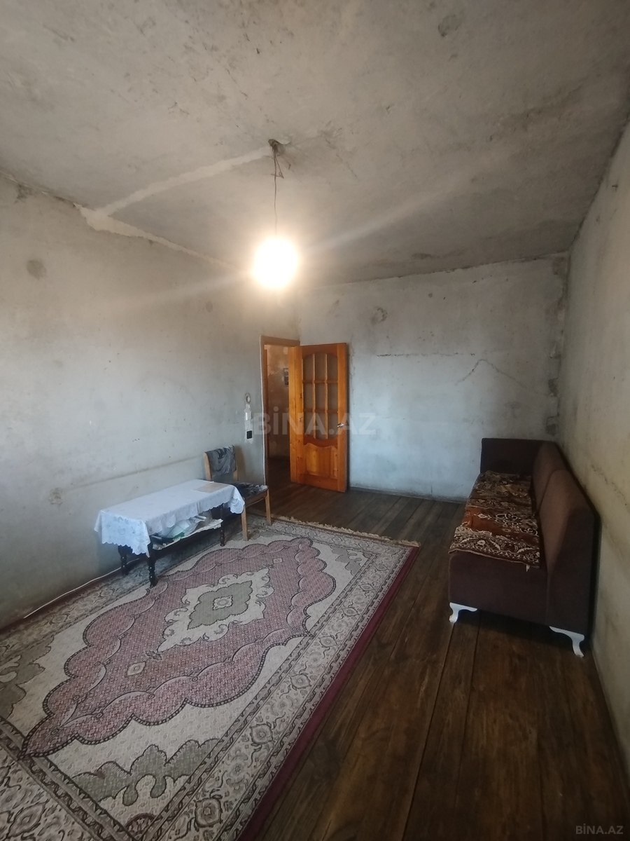4 otaqlı Köhnə tikili, Neftçilər m., Bakı