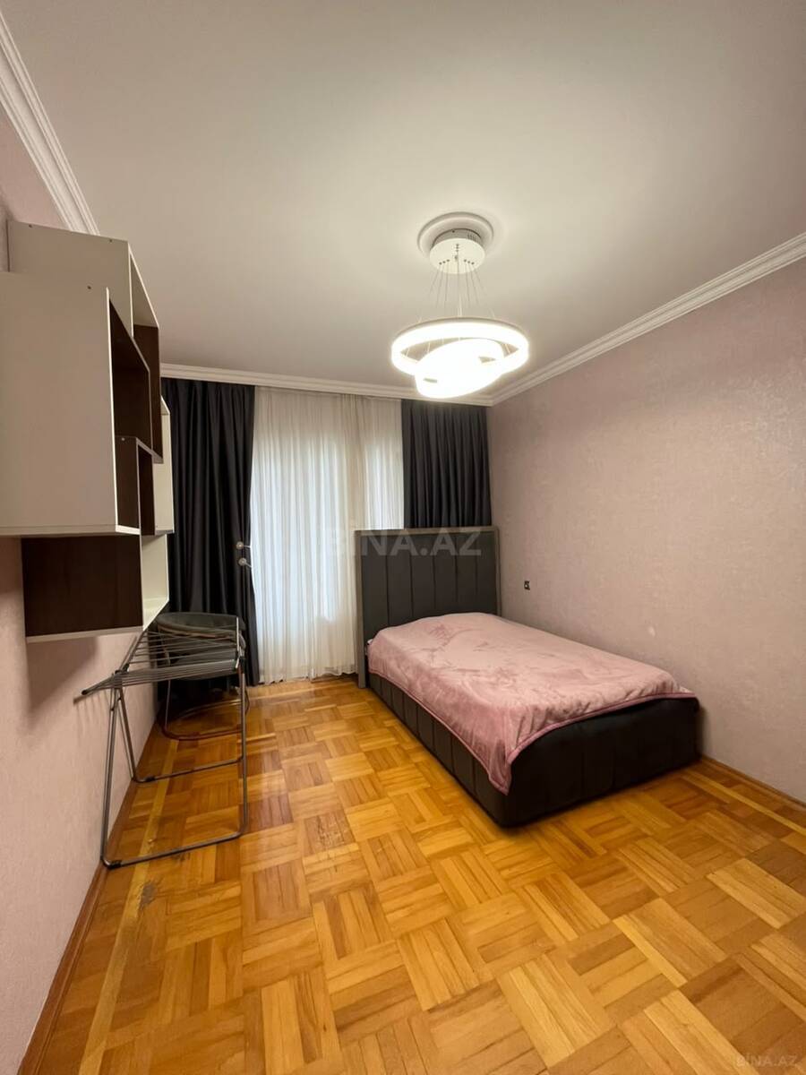 4 otaqlı Köhnə tikili, Azadlıq Prospekti m., Bakı