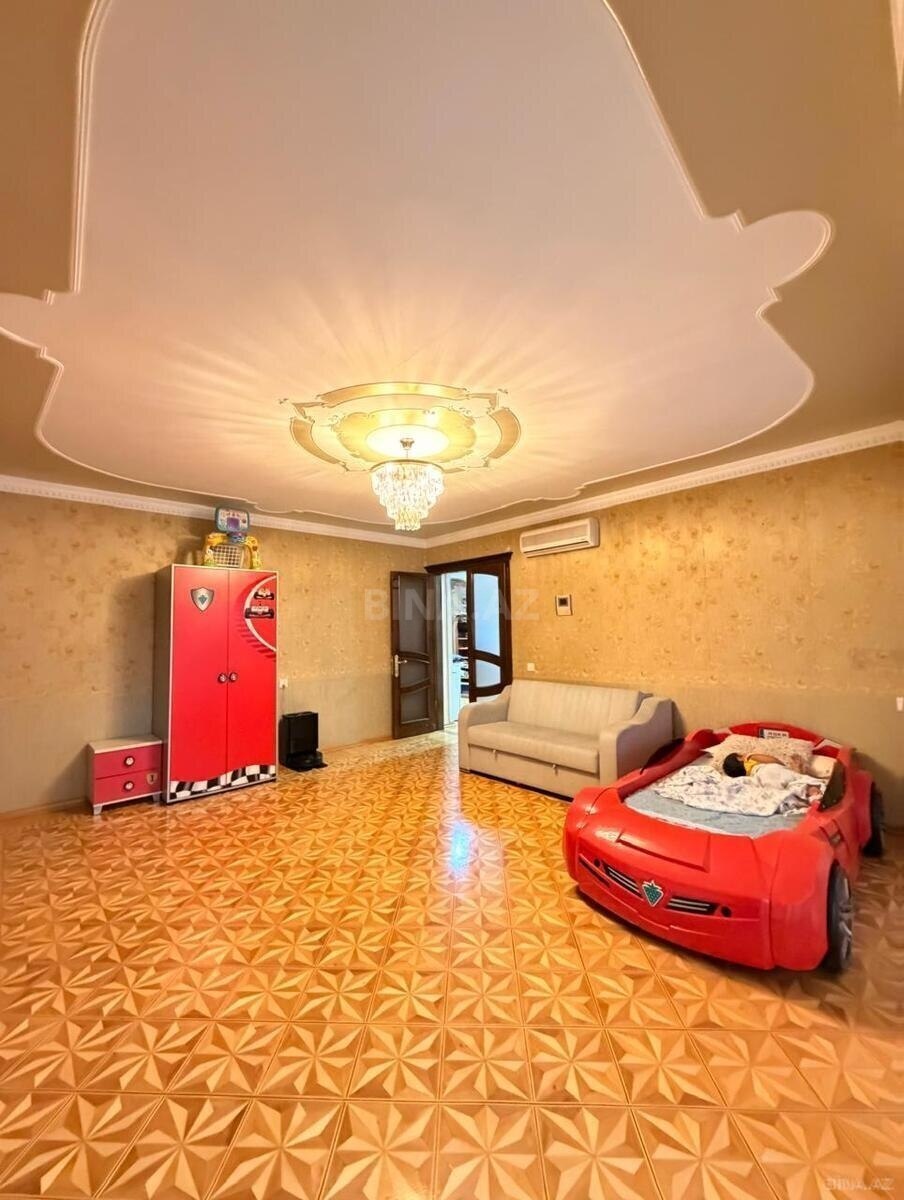 4 otaqlı Köhnə tikili, Elmlər Akademiyası m., Bakı