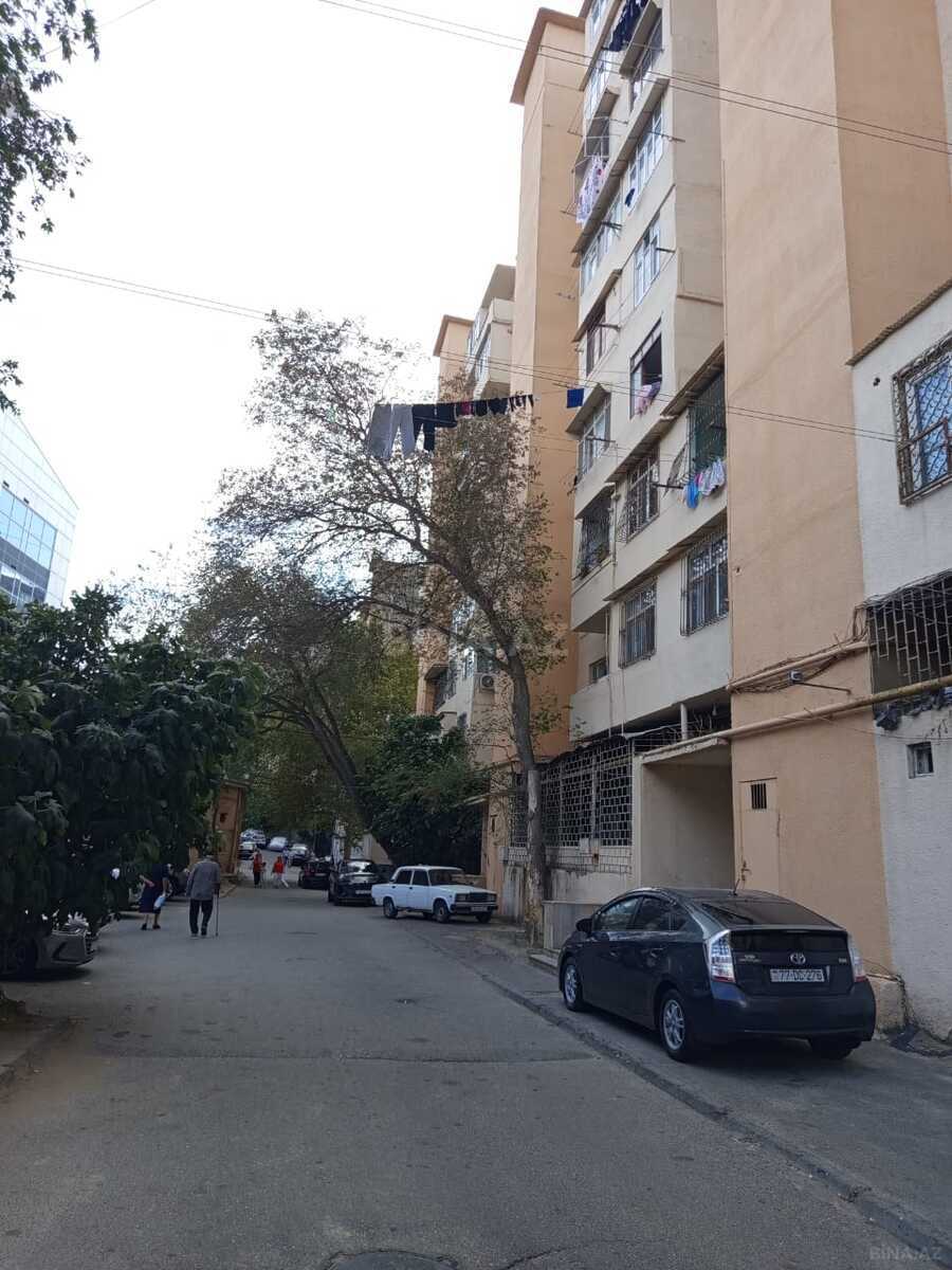 2 otaqlı Köhnə tikili, Neftçilər m., Bakı