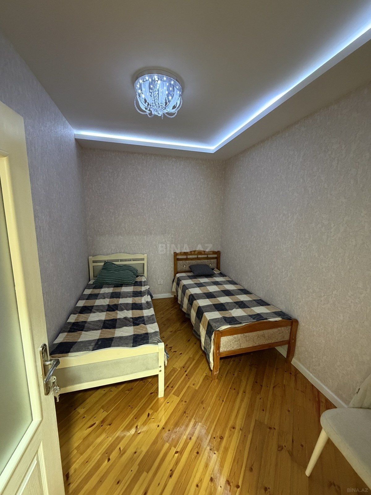3 otaqlı Yeni tikili, Xırdalan