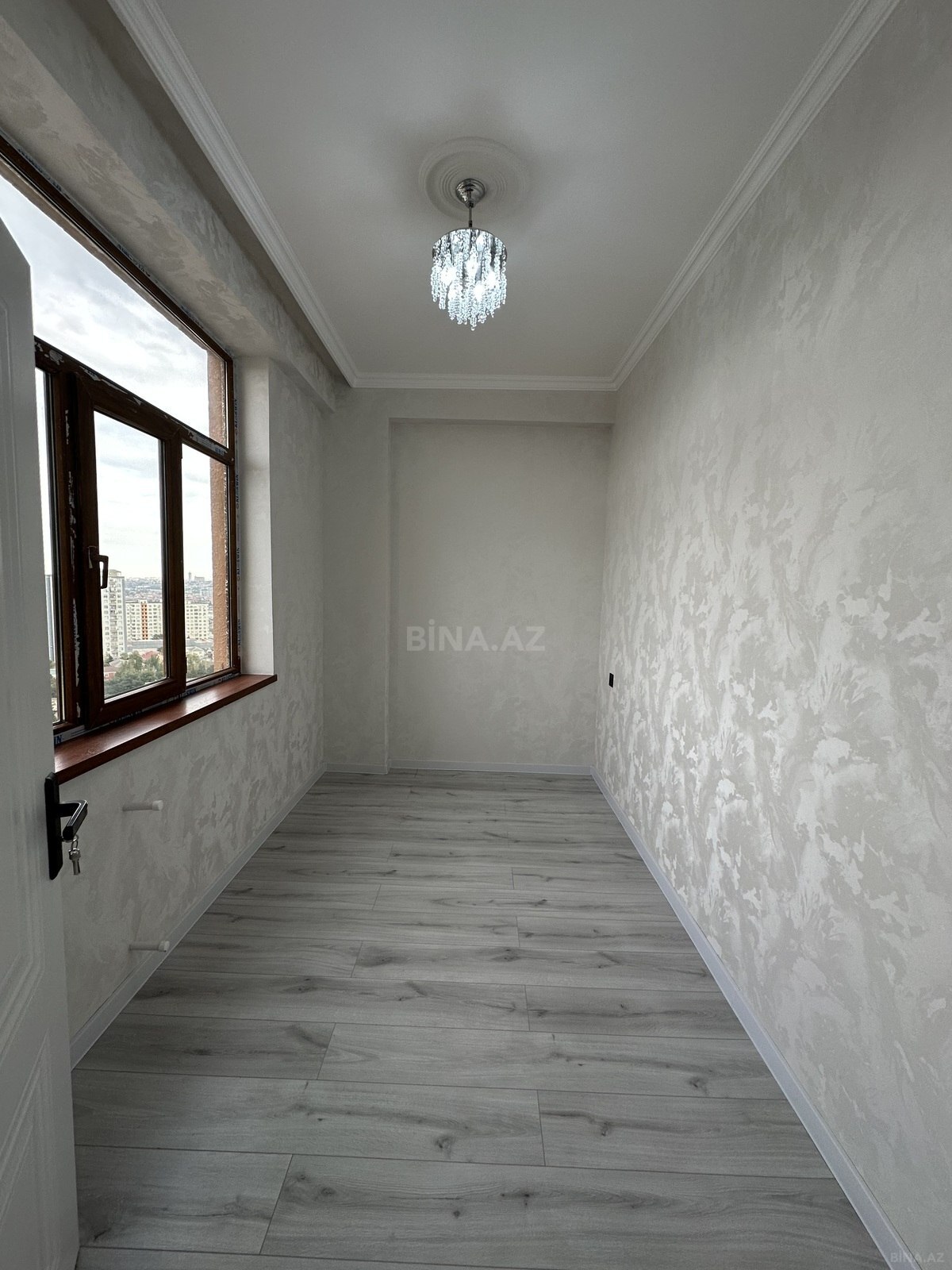 3 otaqlı Yeni tikili, Xırdalan