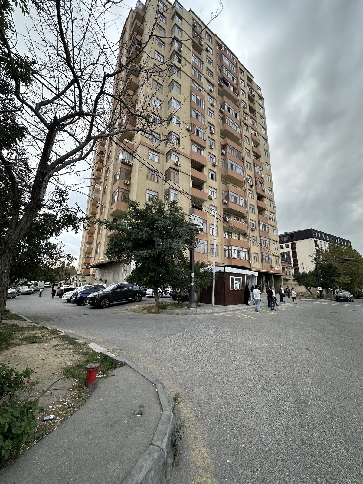 3 otaqlı Yeni tikili, Xırdalan