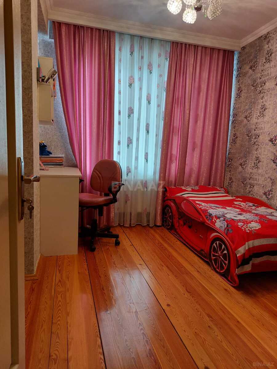 3 otaqlı Yeni tikili, Xırdalan
